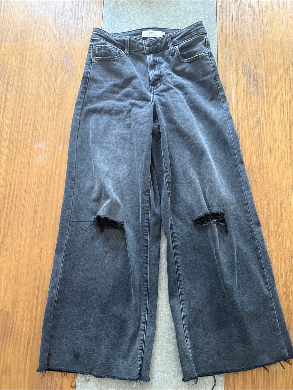 Vici Black Distressed Wide-Leg Cropped Jeans